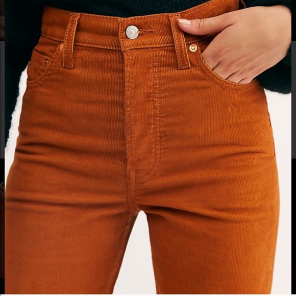 Levi’s Ribcage Flare Cord Jeans in Caramel Cafe - Picture 3 of 13